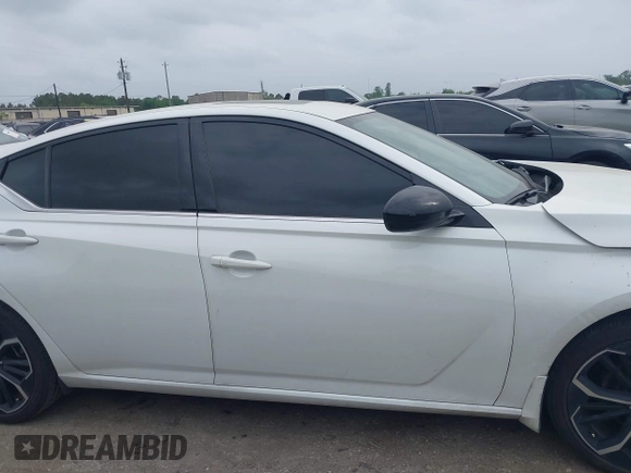 2024 Nissan Altima SR with VIN 1N4BL4CV8RN415264, listed as a IAAI auction lot 41923503 with 15,511 mi miles and . Bid and sale history available at carsss.com. Image 13.