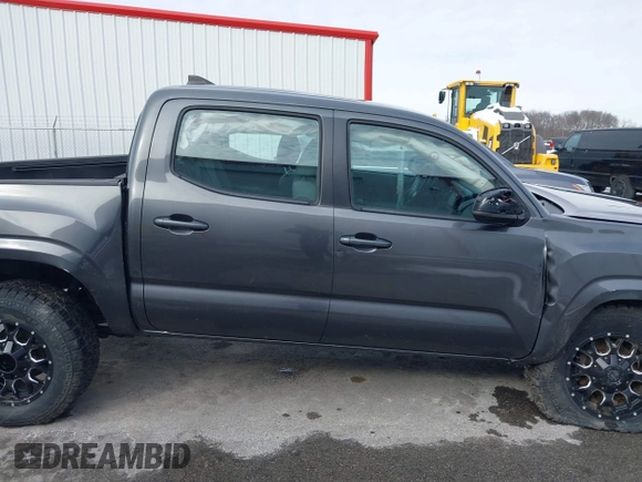 2017 Toyota Tacoma SR5 z VIN 3TMCZ5AN5HM110951, wystawiony jako IAAI lot #41580916 z przebiegiem 107 020 mil mil oraz . Historia ofert i sprzedaży dostępna na DreamBid. Obrazek 13.