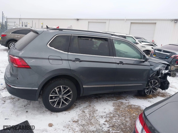 2020 Volkswagen Tiguan SE with VIN 3VV2B7AX7LM066135, listed as a IAAI auction lot 41349357 with 106,575 mi miles. Bid and sale history available at carsss.com. Image 13.