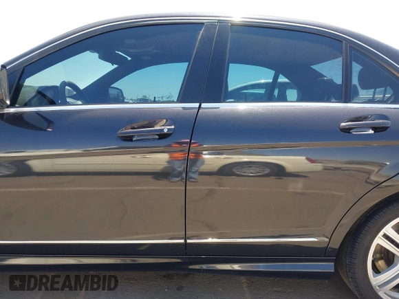 2009 Mercedes-Benz C 300 Sport with VIN WDDGF54X29R042525, listed as a IAAI auction lot 42596150 with 141,430 mi miles and . Bid and sale history available at DreamBid. Image 14.
