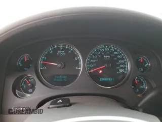 2008 GMC Yukon SLT w/4SA with VIN 1GKFK13018J218030, listed as a Copart auction lot 85196224 with 240,080 mi miles and Salvage Title. Bid and sale history available at carsss.com. Image 9.