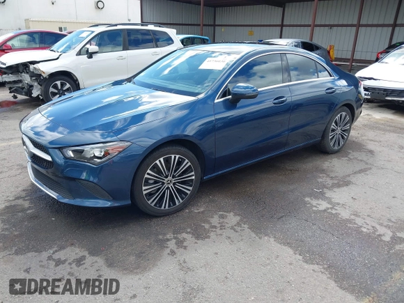 2021 Mercedes-Benz CLA 250 z VIN W1K5J4GB9MN227543, wystawiony jako IAAI lot #41736030 z przebiegiem 63 073 mil mil oraz . Historia ofert i sprzedaży dostępna na DreamBid. Obrazek 18.
