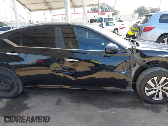 2019 Nissan Altima S with VIN 1N4BL4BV0KN323816, listed as a IAAI auction lot 42081799 with 117,230 mi miles and . Bid and sale history available at carsss.com. Image 14.