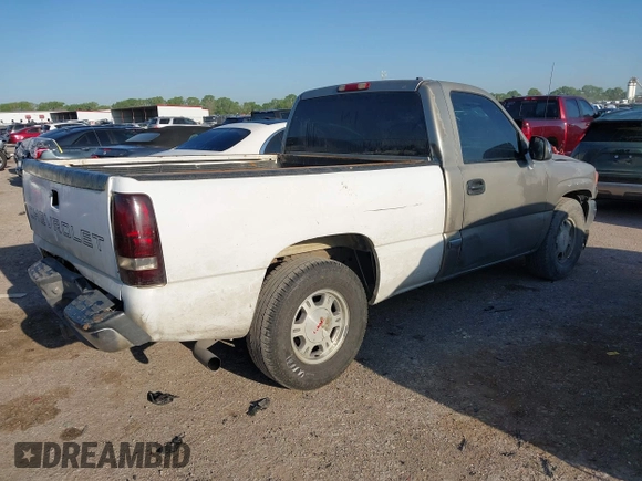 2001 GMC New Sierra 1500 SL with VIN 1GTEC14V81Z333066, listed as a IAAI auction lot 41959464 with 417,637 mi miles. Bid and sale history available at carsss.com. Image 4.