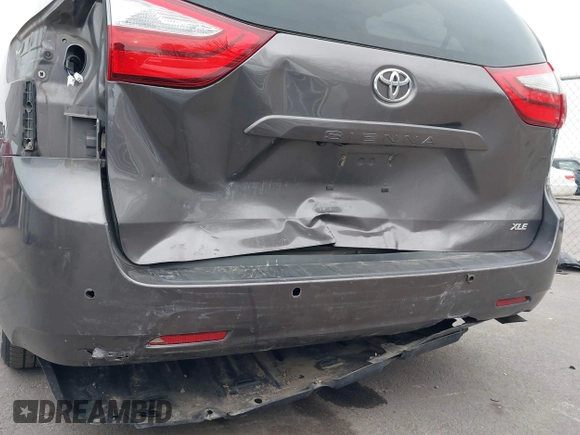 2015 Toyota Sienna XLE with VIN 5TDYK3DC6FS672329, listed as a IAAI auction lot 41908974 with 117,950 mi miles. Bid and sale history available at carsss.com. Image 6.