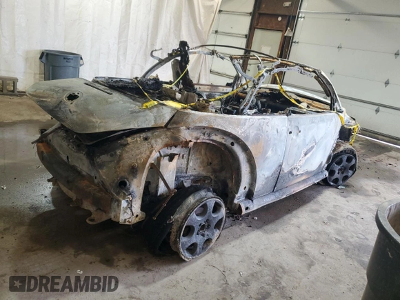 2003 Volkswagen Beetle GLS z VIN 3VWCK21Y13M316089, wystawiony jako Copart lot #51071545 z przebiegiem Nie podano mil oraz Szkoda całkowita • Salvage title. Historia ofert i sprzedaży dostępna na DreamBid. Obrazek 3.