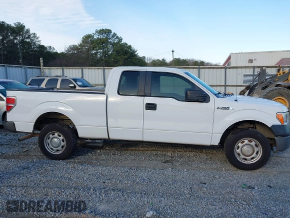 2014 Ford F-150 XL with VIN 1FTEX1CM0EKF94073, listed as a IAAI auction lot 41687225 with 276,152 mi miles. Bid and sale history available at carsss.com. Image 13.
