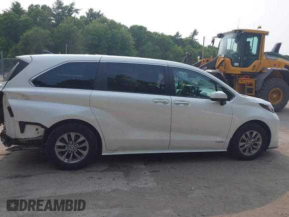 2021 Toyota Sienna XLE z VIN 5TDYSKFC5MS007183, wystawiony jako IAAI lot #41196097 z przebiegiem 49 744 mil mil oraz . Historia ofert i sprzedaży dostępna na DreamBid. Obrazek 14.