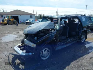 2000 Chevrolet Blazer LT with VIN 1GNDT13W8Y2280580, listed as a IAAI auction lot 41901975 with 236,736 mi miles and . Bid and sale history available at DreamBid. Image 2.