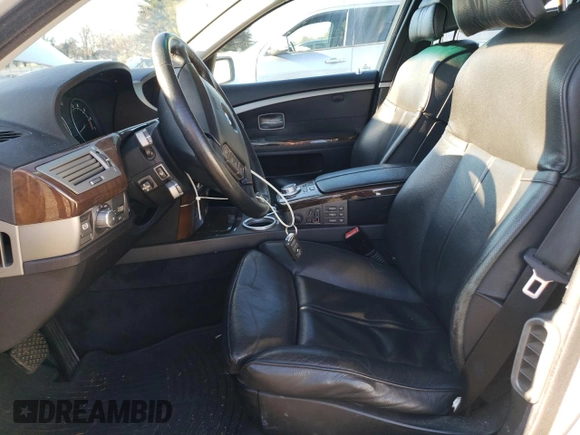 2008 BMW 7 Series 750i with VIN WBAHL835X8DT12098, listed as a Copart auction lot 82220094 with 137,493 mi miles and Salvage Title. Bid and sale history available at DreamBid. Image 7.