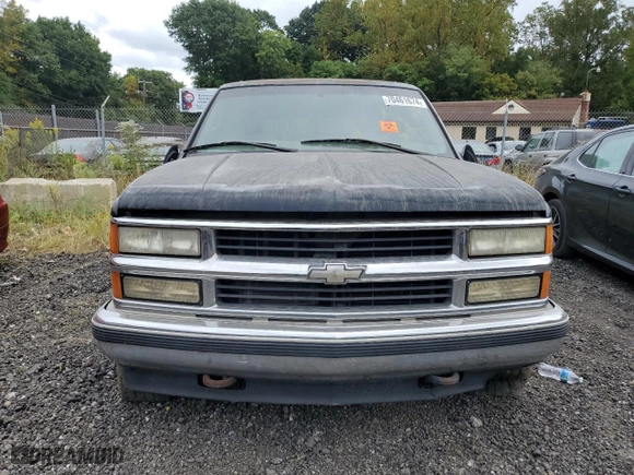 1999 Chevrolet Tahoe Z71 with VIN 1GNEK13R3XJ458174, listed as a Copart auction lot 70461674 with 181,622 mi miles and Salvage Title. Bid and sale history available at carsss.com. Image 5.