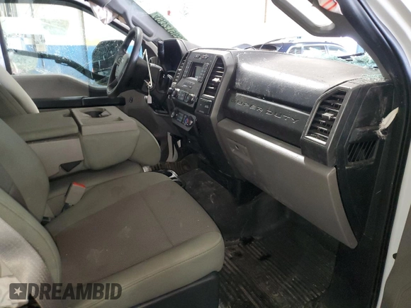 2019 Ford Super Duty F-250 SRW XL with VIN 1FTBF2B69KEG23532, listed as a Copart auction lot 49321965 with 54,371 mi miles and Non Repairable. Bid and sale history available at carsss.com. Image 8.