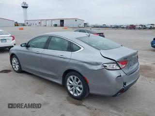 2015 Chrysler 200 C z VIN 1C3CCCCG4FN543074, wystawiony jako IAAI lot #42070831 z przebiegiem 39 376 mil mil oraz . Historia ofert i sprzedaży dostępna na DreamBid. Obrazek 12.