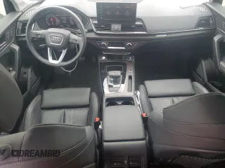 2024 Audi Q5 Premium Plus z VIN WA1BBAFY1R2000476, wystawiony jako Copart lot #84108294 z przebiegiem 11 209 mil mil oraz Szkoda całkowita • Salvage title. Historia ofert i sprzedaży dostępna na DreamBid. Obrazek 8.