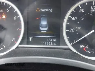 2018 Nissan Sentra SV z VIN 3N1AB7AP2JL632962, wystawiony jako IAAI lot #42058050 z przebiegiem 119 863 mil mil oraz . Historia ofert i sprzedaży dostępna na DreamBid. Obrazek 7.