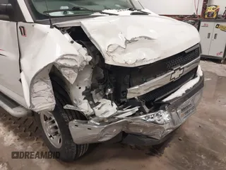 2021 Chevrolet Express Cargo with VIN 1GCWGAFP3M1193924, listed as a IAAI auction lot 41570565 with 70,337 mi miles and . Bid and sale history available at DreamBid. Image 6.