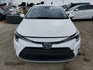 2024 Toyota Corolla LE with VIN JTDB4MEEXR3016274, listed as a Copart auction lot 51853975 with 15,953 mi miles and Salvage Title. Bid and sale history available at carsss.com. Image 5.