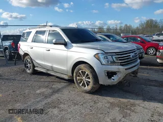 2018 Ford Expedition XLT z VIN 1FMJU1JTXJEA05956, wystawiony jako IAAI lot #42008775 z przebiegiem 126 356 mil mil oraz . Historia ofert i sprzedaży dostępna na DreamBid. Obrazek 1.
