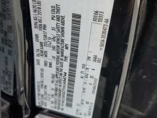 2017 Ford Escape SE z VIN 1FMCU0GD7HUA94744, wystawiony jako Copart lot #54209545 z przebiegiem 99 658 mil mil oraz Szkoda całkowita • Salvage title. Historia ofert i sprzedaży dostępna na DreamBid. Obrazek 13.