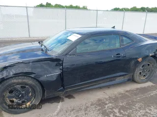2011 Chevrolet Camaro 2LT z VIN 2G1FC1ED9B9202646, wystawiony jako IAAI lot #42197210 z przebiegiem 177 451 mil mil oraz . Historia ofert i sprzedaży dostępna na DreamBid. Obrazek 18.