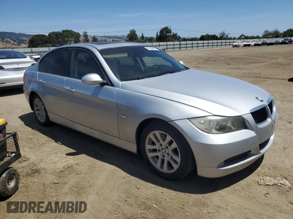 2007 BMW 3 Series 328i с VIN WBAVA33577KX73832, выставлен на аукционе Copart как лот 57435645 с пробегом 100 990 миль миль и Списание • Salvage title. История ставок и продаж доступна на DreamBid. Изображение 4.