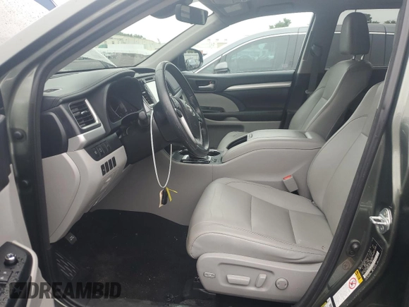 2017 Toyota Highlander XLE with VIN 5TDJZRFH8HS421579, listed as a Copart auction lot 60477245 with 121,417 mi miles and Salvage title. Bid and sale history available at DreamBid. Image 7.