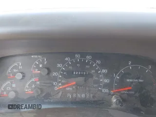 2000 Ford Super Duty F-250 XL with VIN 1FTNW21F5YEB57752, listed as a IAAI auction lot 40702428 with 323,191 mi miles. Bid and sale history available at carsss.com. Image 7.
