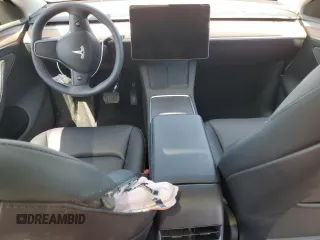 2024 Tesla Model Y Long Range z VIN 7SAYGDEE6RF032348, wystawiony jako Copart lot #58158355 z przebiegiem Nie podano mil oraz Szkoda całkowita • Salvage title. Historia ofert i sprzedaży dostępna na DreamBid. Obrazek 8.