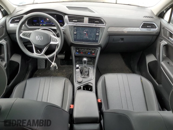 2022 Volkswagen Tiguan SE with VIN 3VV2B7AX3NM175114, listed as a Copart auction lot 52136025 with 35,906 mi miles and Salvage title. Bid and sale history available at DreamBid. Image 8.