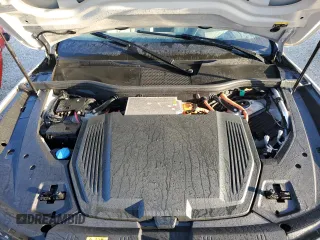 2021 Audi e-tron Sportback Prestige z VIN WA13AAGE4MB018961, wystawiony jako Copart lot #74674294 z przebiegiem Nie podano mil oraz Nie do naprawy • Non repairable. Historia ofert i sprzedaży dostępna na DreamBid. Obrazek 12.