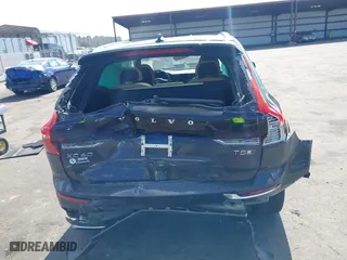2019 Volvo XC60 Inscription with VIN LYV102RL3KB184885, listed as a IAAI auction lot 41544225 with 65,042 mi miles. Bid and sale history available at carsss.com. Image 16.