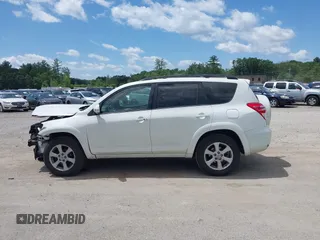 2010 Toyota RAV4 Limited с VIN JTMDF4DV4A5030460, выставлен на аукционе IAAI как лот 42541967 с пробегом 86 748 миль миль и . История ставок и продаж доступна на DreamBid. Изображение 14.