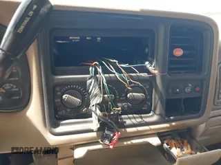 2001 Chevrolet Tahoe LS z VIN 1GNEC13T11J253789, wystawiony jako IAAI lot #42149420 z przebiegiem Nie podano mil oraz . Historia ofert i sprzedaży dostępna na DreamBid. Obrazek 13.