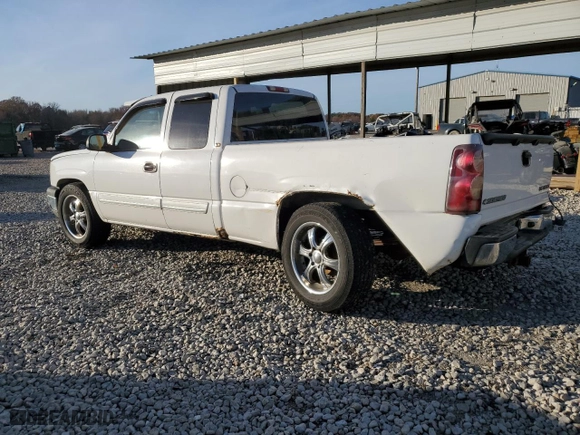 2003 Chevrolet Silverado 1500 LT with VIN 2GCEC19T031182338, listed as a Copart auction lot 84427524 with 112,460 mi miles and Salvage Title. Bid and sale history available at carsss.com. Image 2.