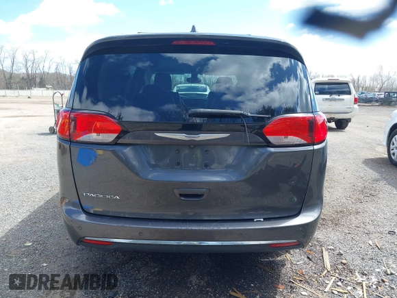 2017 Chrysler Pacifica Touring L with VIN 2C4RC1BG3HR511492, listed as a IAAI auction lot 41922578 with 139,393 mi miles and . Bid and sale history available at DreamBid. Image 17.