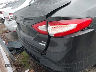 2013 Ford Fusion SE with VIN 3FA6P0HR5DR162968, listed as a IAAI auction lot 41197999 with 196,691 mi miles. Bid and sale history available at carsss.com. Image 16.