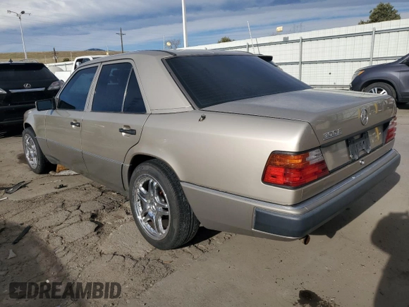 1990 Mercedes-Benz 300 E z VIN WDBEA30D8LB117873, wystawiony jako Copart lot #50346635 z przebiegiem 171 434 mil mil oraz Czysty tytuł • Clean title. Historia ofert i sprzedaży dostępna na DreamBid. Obrazek 2.