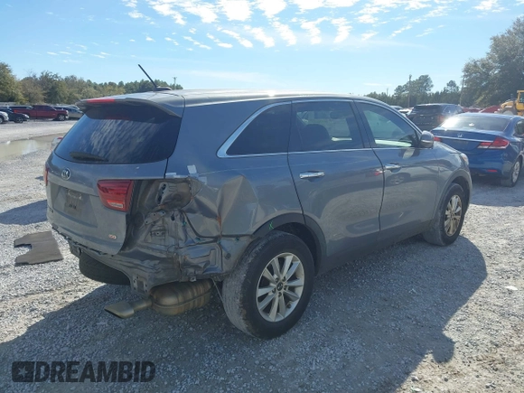 2020 Kia Sorento LX with VIN 5XYPG4A32LG657424, listed as a IAAI auction lot 41336453 with 132,805 mi miles. Bid and sale history available at carsss.com. Image 4.