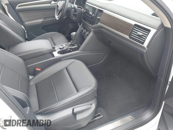 2023 Volkswagen Atlas SE with VIN 1V2HP2CA0PC544469, listed as a IAAI auction lot 42274112 with 19,097 mi miles and . Bid and sale history available at DreamBid. Image 5.