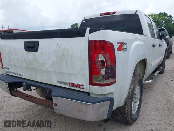 2008 GMC Sierra 1500 Work Truck z VIN 2GTEK133981178274, wystawiony jako IAAI lot #42146222 z przebiegiem 246 353 mil mil oraz . Historia ofert i sprzedaży dostępna na DreamBid. Obrazek 6.