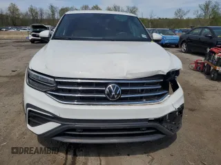 2024 Volkswagen Tiguan SE with VIN 3VVMB7AXXRM077048, listed as a Copart auction lot 54885705 with 9,414 mi miles and Salvage title. Bid and sale history available at DreamBid. Image 5.