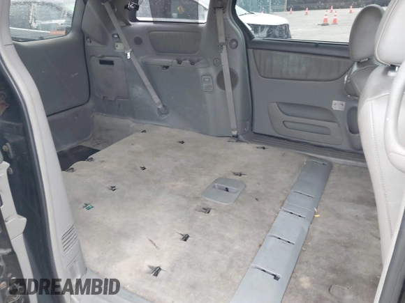 2010 Toyota Sienna XLE with VIN 5TDYK4CC9AS337081, listed as a IAAI auction lot 42218064 with 260,606 mi miles and . Bid and sale history available at carsss.com. Image 8.