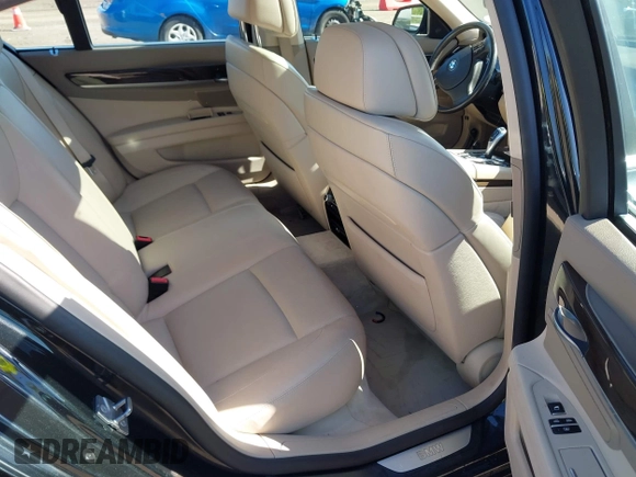 2010 BMW 7 Series 750i xDrive z VIN WBAKC6C50ACL67892, wystawiony jako IAAI lot #42275789 z przebiegiem 168 245 mil mil oraz . Historia ofert i sprzedaży dostępna na DreamBid. Obrazek 8.