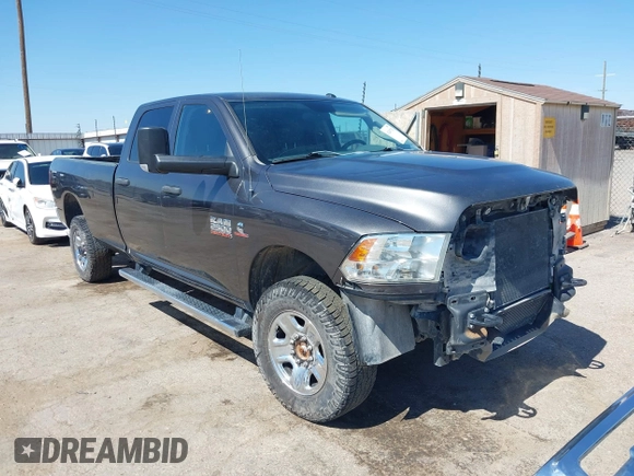 2018 Ram 2500 Tradesman z VIN 3C6UR5HL8JG283609, wystawiony jako IAAI lot #42491762 z przebiegiem 139 492 mil mil oraz . Historia ofert i sprzedaży dostępna na DreamBid. Obrazek 1.