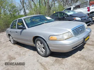 2008 Ford Crown Victoria LX z VIN 2FAFP74V78X175272, wystawiony jako IAAI lot #41998694 z przebiegiem Nie podano mil oraz . Historia ofert i sprzedaży dostępna na DreamBid. Obrazek 1.