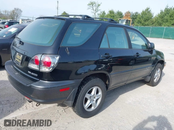 2002 Lexus RX 300 with VIN JTJHF10U720274323, listed as a IAAI auction lot 42049148 with 298,001 mi miles and . Bid and sale history available at carsss.com. Image 4.