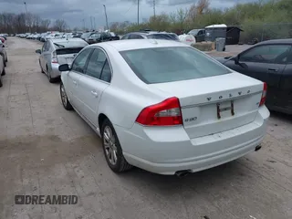2010 Volvo S80 I6 with VIN YV1982AS0A1118129, listed as a IAAI auction lot 42033536 with 163,623 mi miles. Bid and sale history available at carsss.com. Image 3.