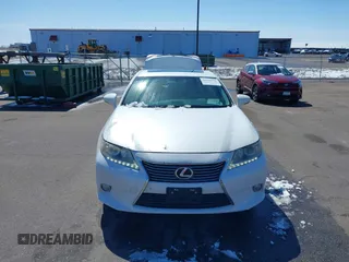 2013 Lexus ES 4dr Sdn with VIN JTHBK1GG5D2044256, listed as a IAAI auction lot 41924151 with 180,045 mi miles. Bid and sale history available at carsss.com. Image 12.