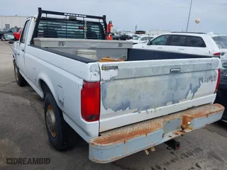 1993 Ford F-250 HD with VIN 1FTHF25HXPLB13295, listed as a IAAI auction lot 41697706 with 38,414 mi miles. Bid and sale history available at carsss.com. Image 3.