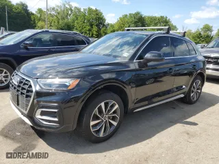 2021 Audi Q5 Premium with VIN WA1AAAFY0M2093580, listed as a Copart auction lot 68907334 with 9,755 mi miles and Salvage Title. Bid and sale history available at carsss.com. Image 1.